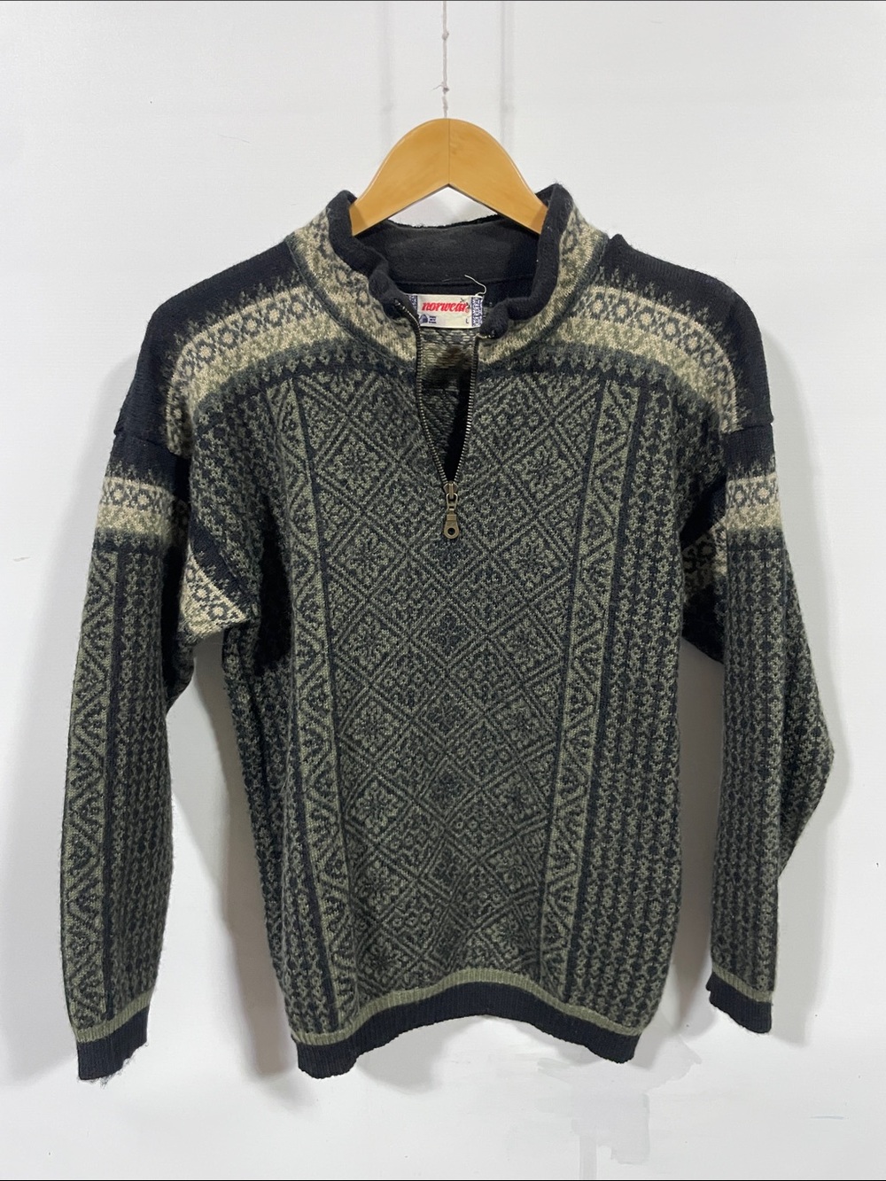 Vintage Black & Cream Zip-Up Patterned Sweater